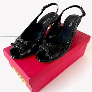 Vaneli "Doanna" Black Patent Dress Sandals with Kitten Heels - Size 9 Medium